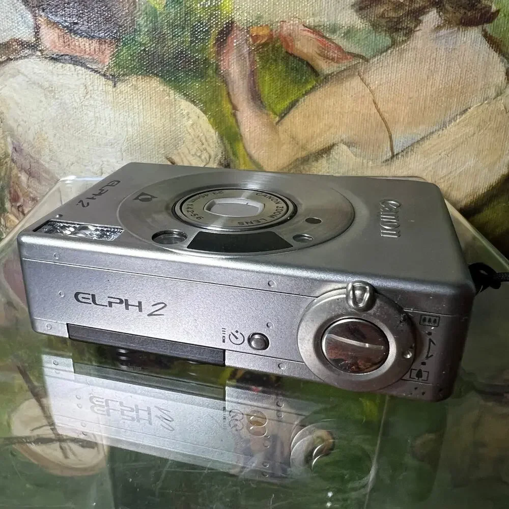 Canon ELPH 2 Digital Camera Silver with Case Untested AS IS